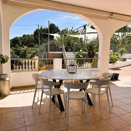 Altaret Villa